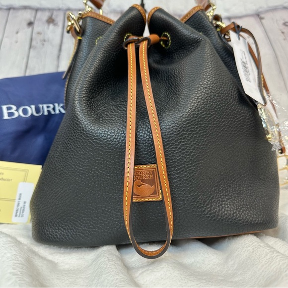 NWT Dooney & Bourke Drawstring Pebble Leather Bucket Bag with Dust Bag & Reg. - Picture 4 of 11